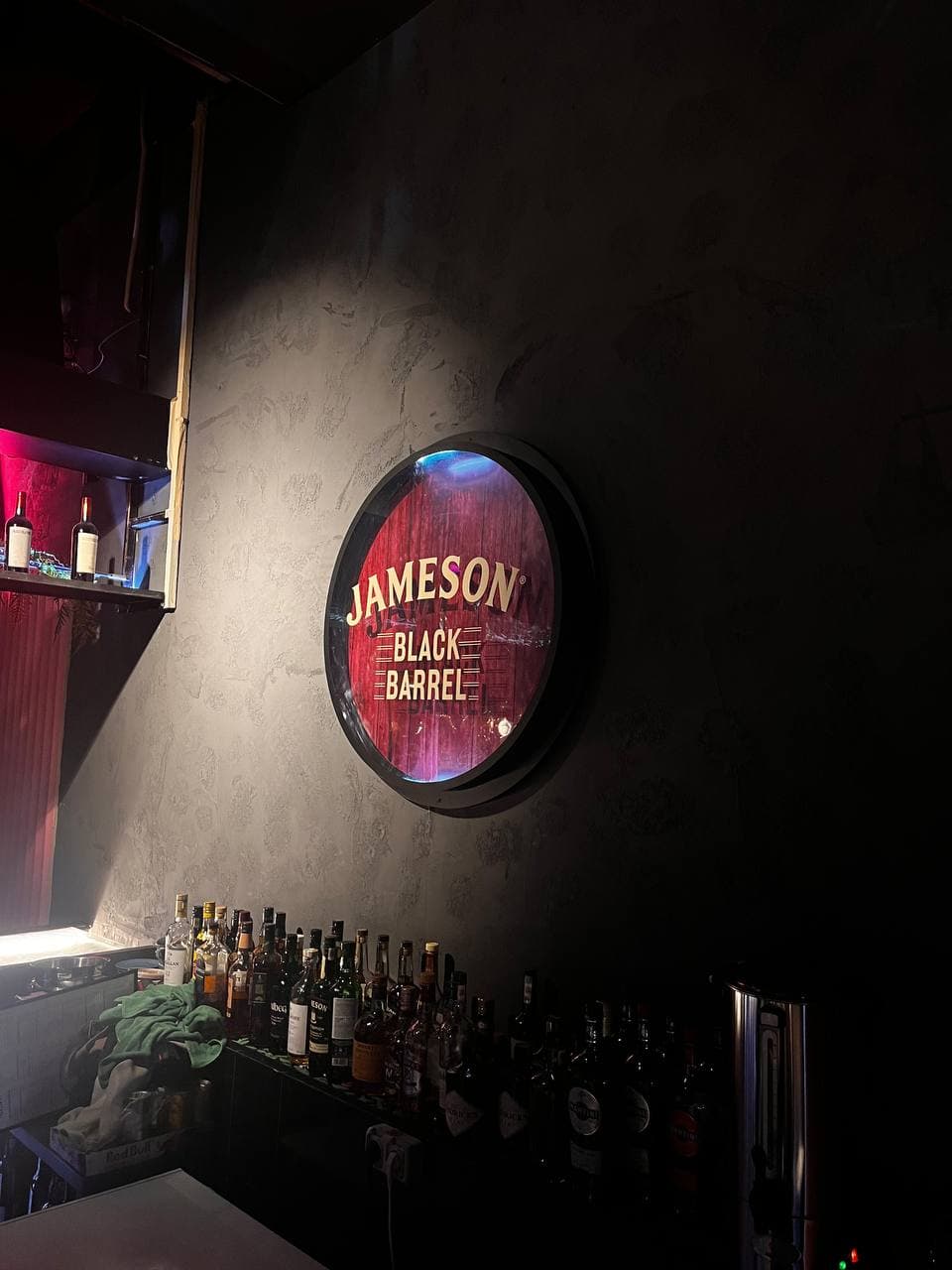 JAMESON Black Barrel — барный лайтбокс
